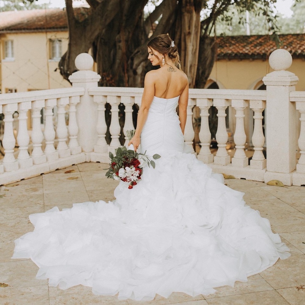 Milla Nova Wedding Dress - Picture 7 of 9
